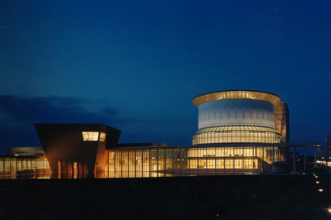 黒部市国際文化センター・コラーレ