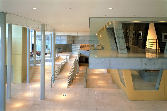 黒部市国際文化センター・コラーレ