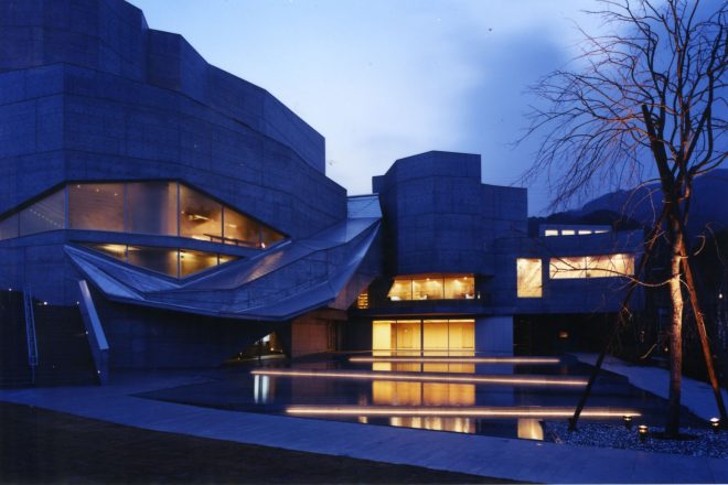 大船渡市民文化会館・市立図書館 ／ リアスホール