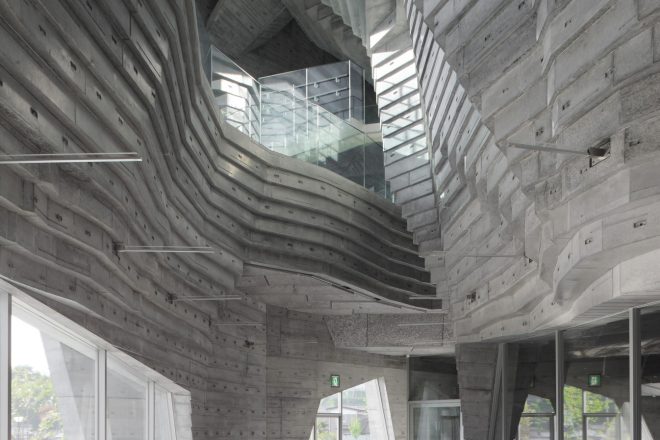 大船渡市民文化会館・市立図書館 ／ リアスホール