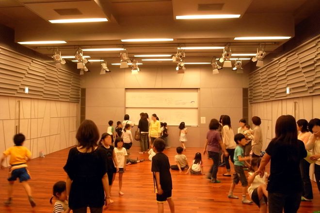 唐木田コミュニティセンター・児童館・図書館／からきだ菖蒲館