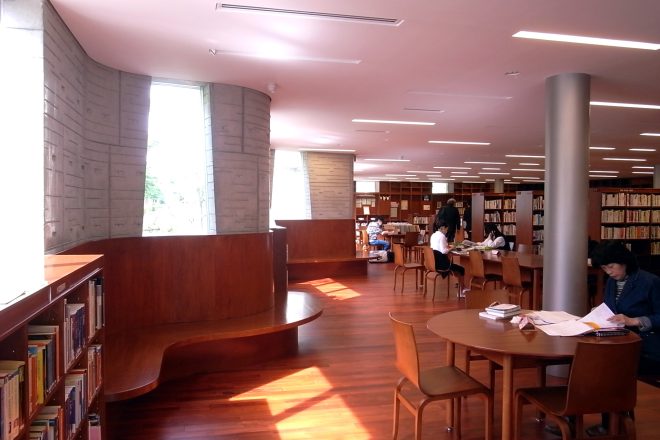 唐木田コミュニティセンター・児童館・図書館／からきだ菖蒲館