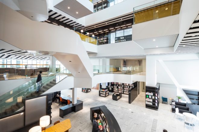 小牧市中央図書館 小牧市中央図書館