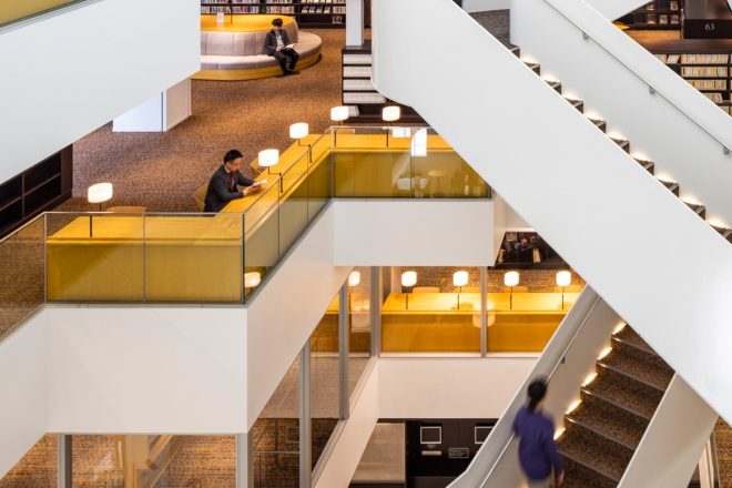 小牧市中央図書館 小牧市中央図書館